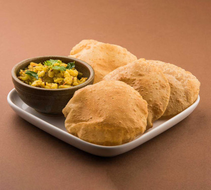 Aloo Sabji With Poori (4Pcs)