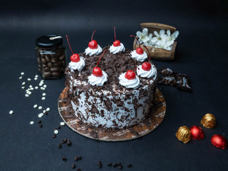 Black Forest Cake (1/2Kg) (Eggless)