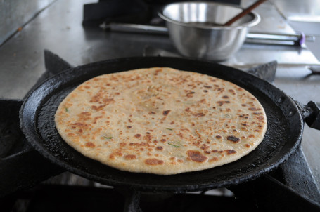 Mooli Dhaniya Paratha.