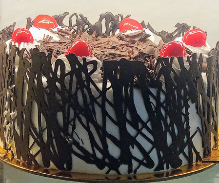 Eggless Blackforest Cake