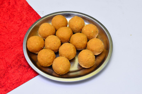 Aata Mewa Gond Laddu