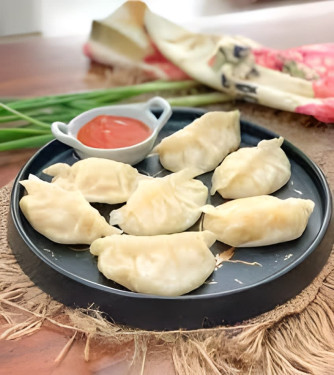 Cheesy And Mushroom Steamed Momos