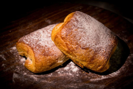 Chocolate Croissant (Pan Au Chocolat)