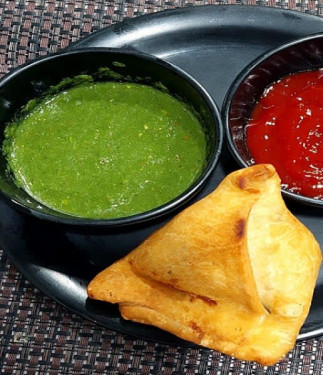 Samosa (Paneer Aloo) Chholey