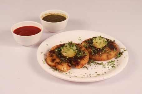 Aloo Tikki Lemon Chaat Hari Chutney Meethi Chutneu