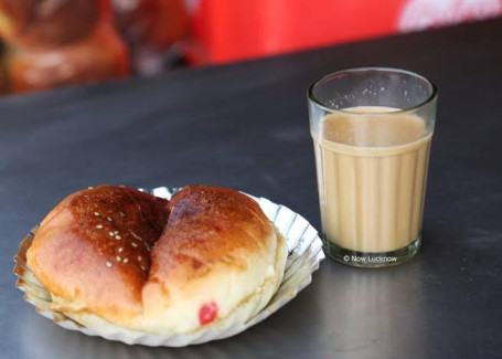 1 Tea 1 Bun Makkhan