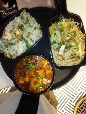 Veg Chowmin+Veg Fried Rice+Paneer Chilli