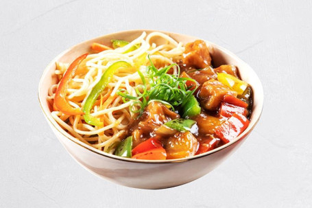 Hakka Noodles With Paneer In Black Pepper Sauce (300 Gms)