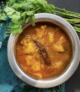 Falhari Aloo Gravy