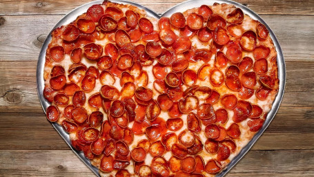 Pizza Ai Peperoni A Forma Di Cuore