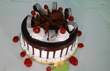 Black Forest Flakes Cake Eggless