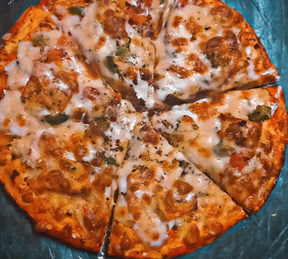 8 Garlic Paneer Pizza