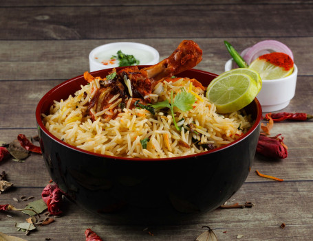 Hyderabadi Chicken Dum Biryani 1/2 Kg Serves 1-2