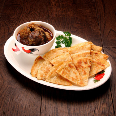 Roti Chanai With Beef Curry