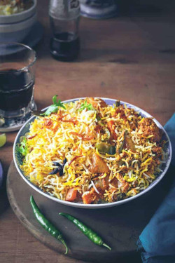 Veg Biryani Serves 5