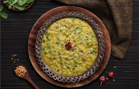 Lehsun Aur Hare Pyaaz Ki Khichdi