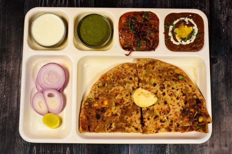 Aloo Garlic Paratha Platter