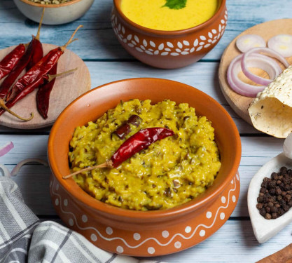 Jalaram Special Khichdi Kadhi