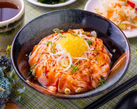 炙燒鮭魚丼