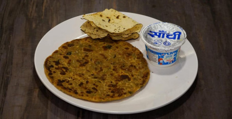 Sindhi Koki With Dahi Papad