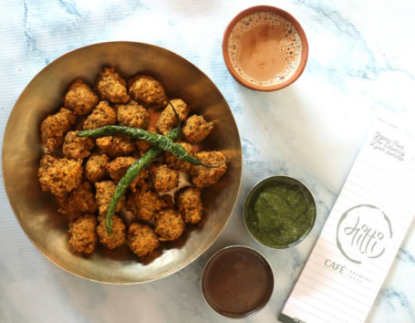 Moong Bhajiya Platter (Serves 2)