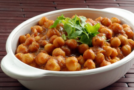 Punjabi Chole With Baby Kulcha