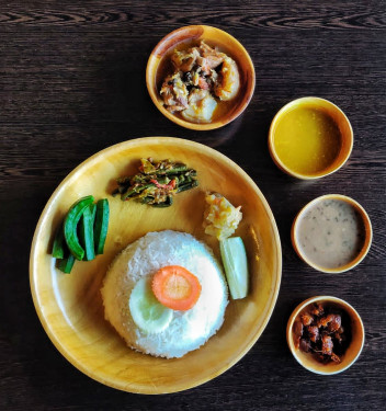 Fresh Pork With Roasted Michinga Seed Thali