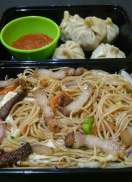 Pork Chowmein Pork Momos(5 Pcs)