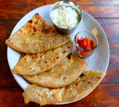 Chatpata Aloo Parantha (2Pc) With Sweet Curd