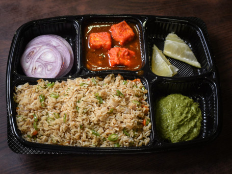 Veg Fried Rice With Chilli Paneer(Gravy)