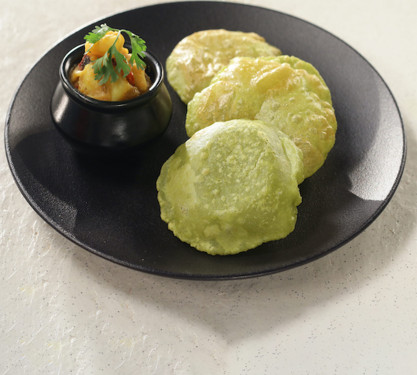 Mattar Bela Poori Sabji (4 Pcs)