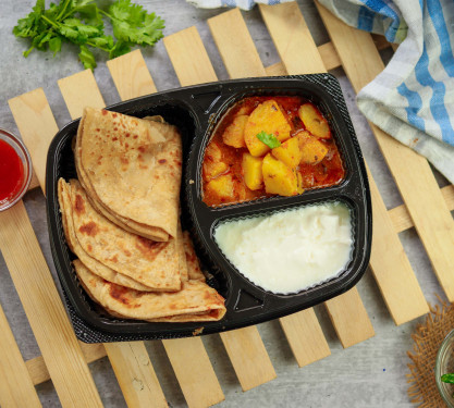 Breakfast Thali (3 Paratha, 1 Sabzi, Curd, Pickle)