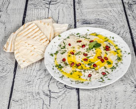 Baba Ghanoush Mit Fladenbrot