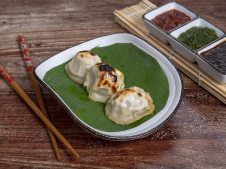 Chicken Cheese Baked Momo [6 Pieces]