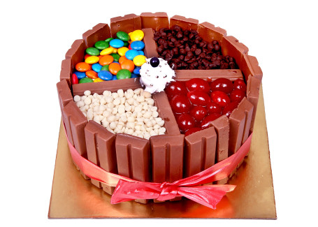 Premium Full Kit Kat Chocolate Cake