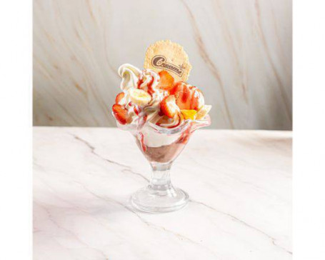 Creme Knickerbocker Glory Sundae