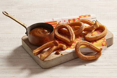 Churros Con Salsa Al Caramello