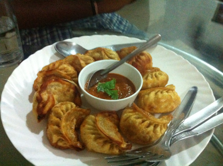 Fried Chicken Momos (6Ps)