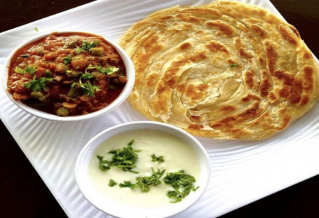 Malabari Parotta With Korma Combomalabari Parotta With Korma Combo