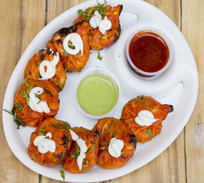 Paneer Tandoori Makhani Momos