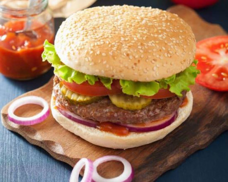 Beef Burger, Lettuce, Tomatoes, And Chips