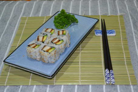 Bread Crumbed Chicken And Avocado Small Roll