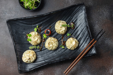 Steamed Veggie Momos(10Pcs)