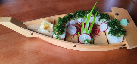 Veg Tempura Roll With Crunchy Spinach