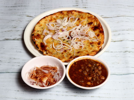 Aloo Pyaza Naan With Channe (Per Pc)