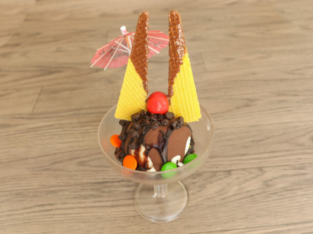 Umbrella Boy Sundae