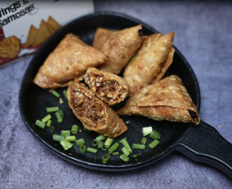 Veg Keema Samosa 4 Pieces