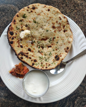 Special Tawa Pyaaj Paratha