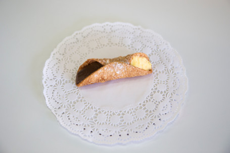 Sicilian Cannoli (Half Chocolate Half Vanilla Custard)