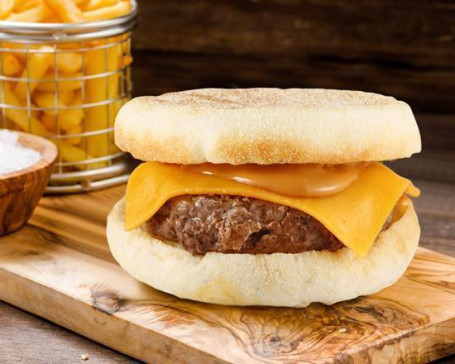 Huā Shēng Hòu Niú Qǐ Sī Mǎn Fēn Bǎo Hamburger Con Muffin Di Manzo E Arachidi Con Formaggio